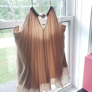 Halter top, flowie with necklace detail